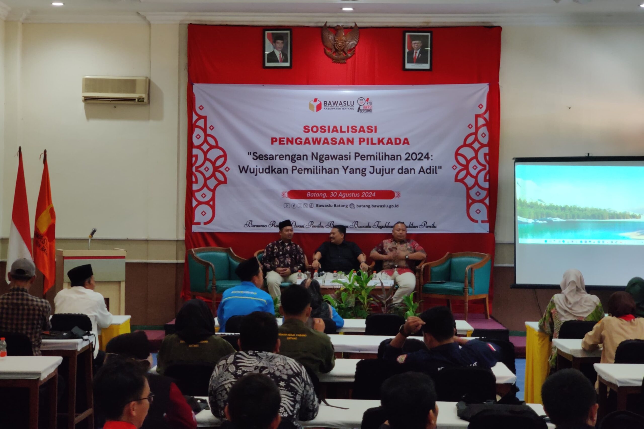 Puluhan Ormas dan Masyarakat Kabupaten Batang Berpartisipasi Mengawasi Proses Berlangsungnya Pilkada 2024