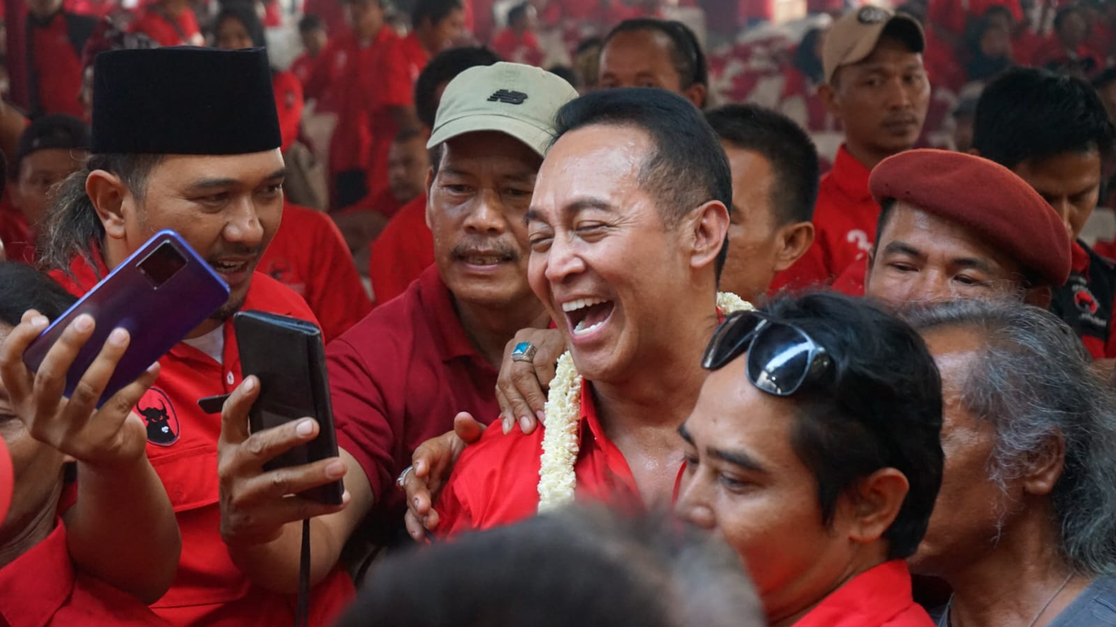 Bacalon Gubernur Jateng Andika Perkasa Temui Kader PDI Perjuangan dipekalongan dan Batang Diteriaki Rambo